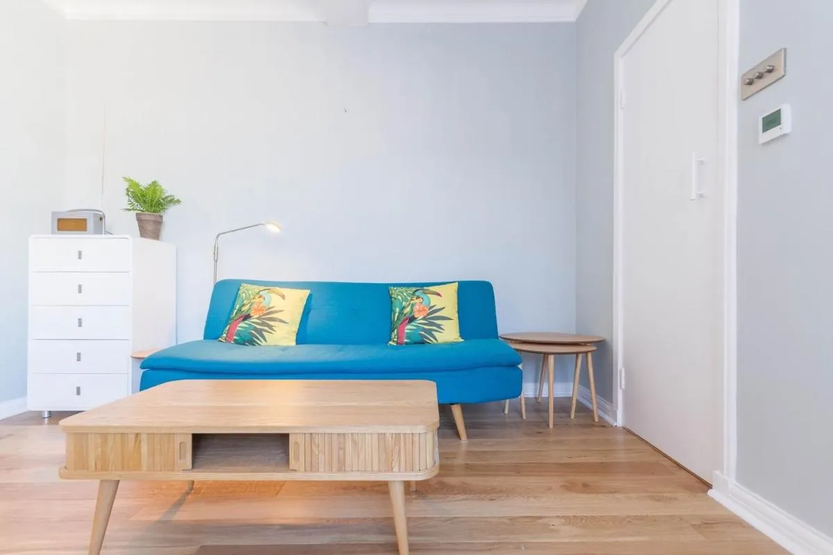 Image 3 of Chic 1 Bed Studio Flat in Popular Bloomsbury