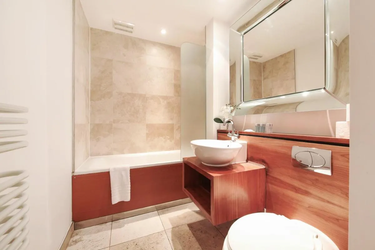 Image 3 of Chic 2 Bed Apartment near Camden Market FREE WIFI by City Stay Aparts London