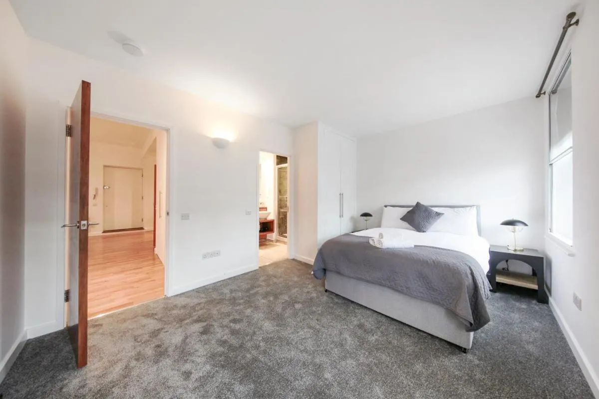 Image 2 of Chic 2 Bed Apartment near Camden Market FREE WIFI by City Stay Aparts London