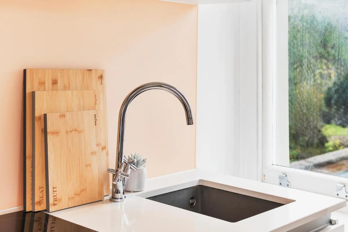 Image 3 of Chic 2 Bed Flat West London