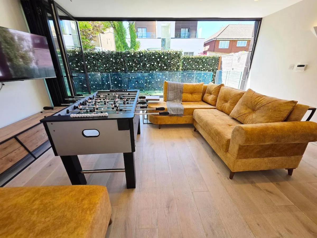 Image 3 of Chic 2 Bedroom Modern Cave House