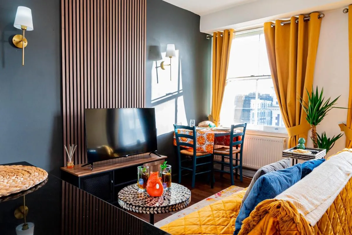 Image 5 of Chic 2 Bedrooms 2 Bathrooms at Kensington