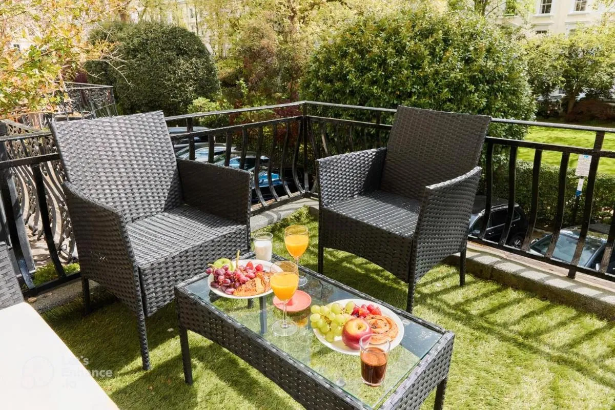 Image 4 of Chic Bayswater Luxury Retreat
