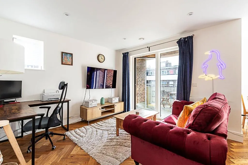Image 1 of Chic Crystal Palace Flat with Balcony & Workspace