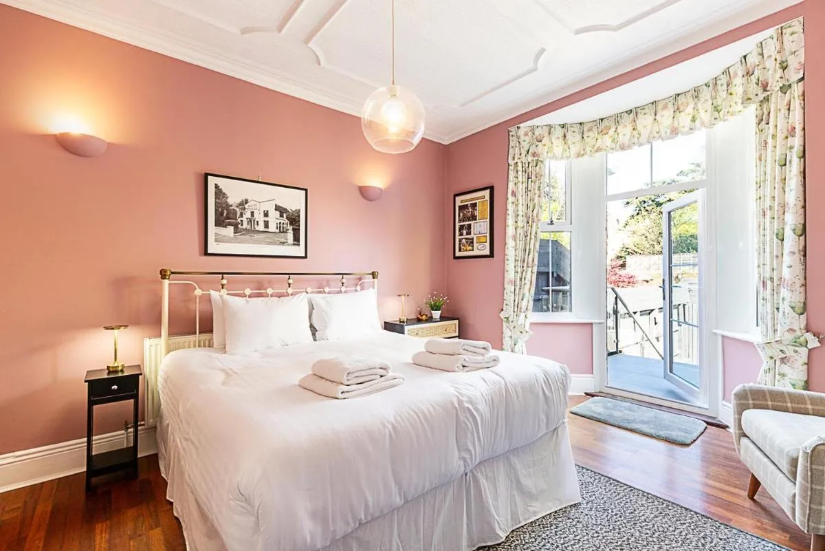 Image 5 of Chic Garden Flat in Leafy Ealing