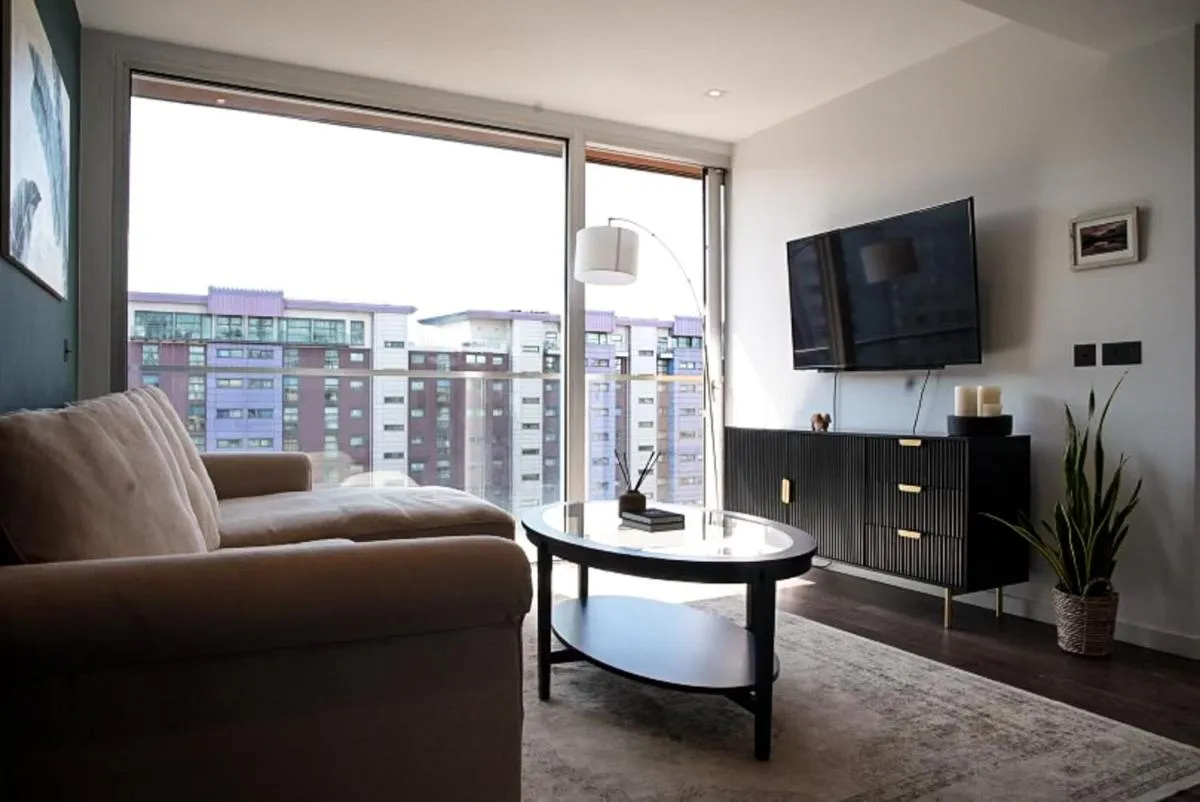 Image 4 of Chic Luxury Living in Battersea Power Station