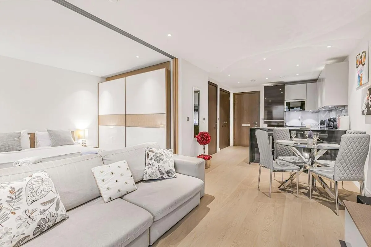 Image 4 of Chic Manhattan Studio Retreat