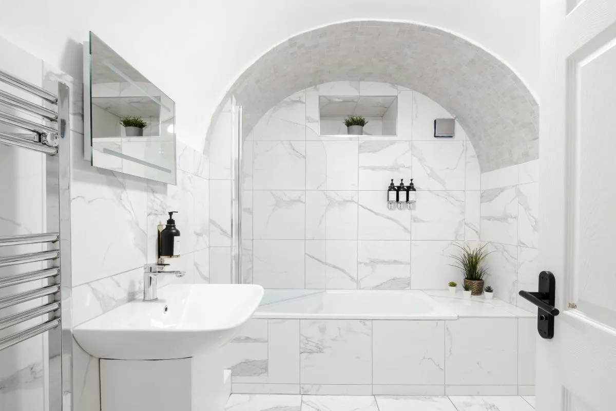 Image 3 of Chic Marylebone Apt with AC in Central London