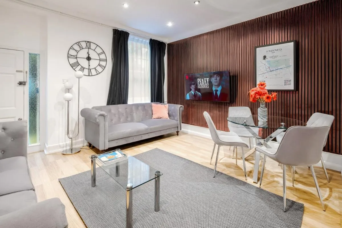 Image 5 of Chic Marylebone Apt with AC in Central London