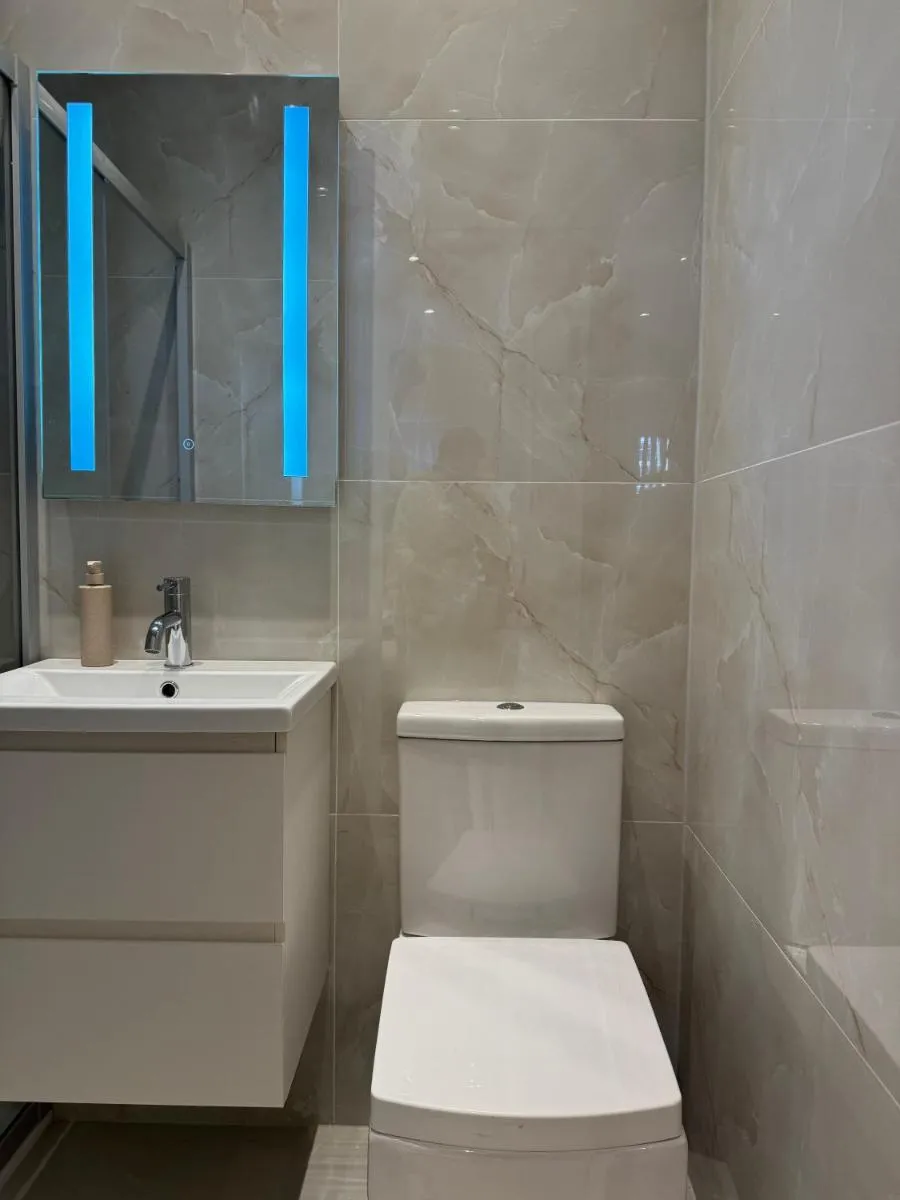 Image 3 of Chic Studio Living