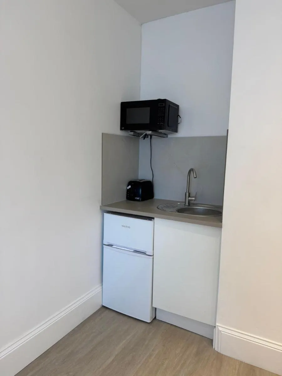 Image 4 of Chic Studio Living
