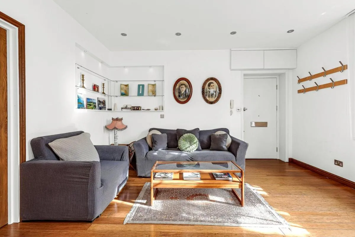 Image 4 of Chic & Central One Bed Flat