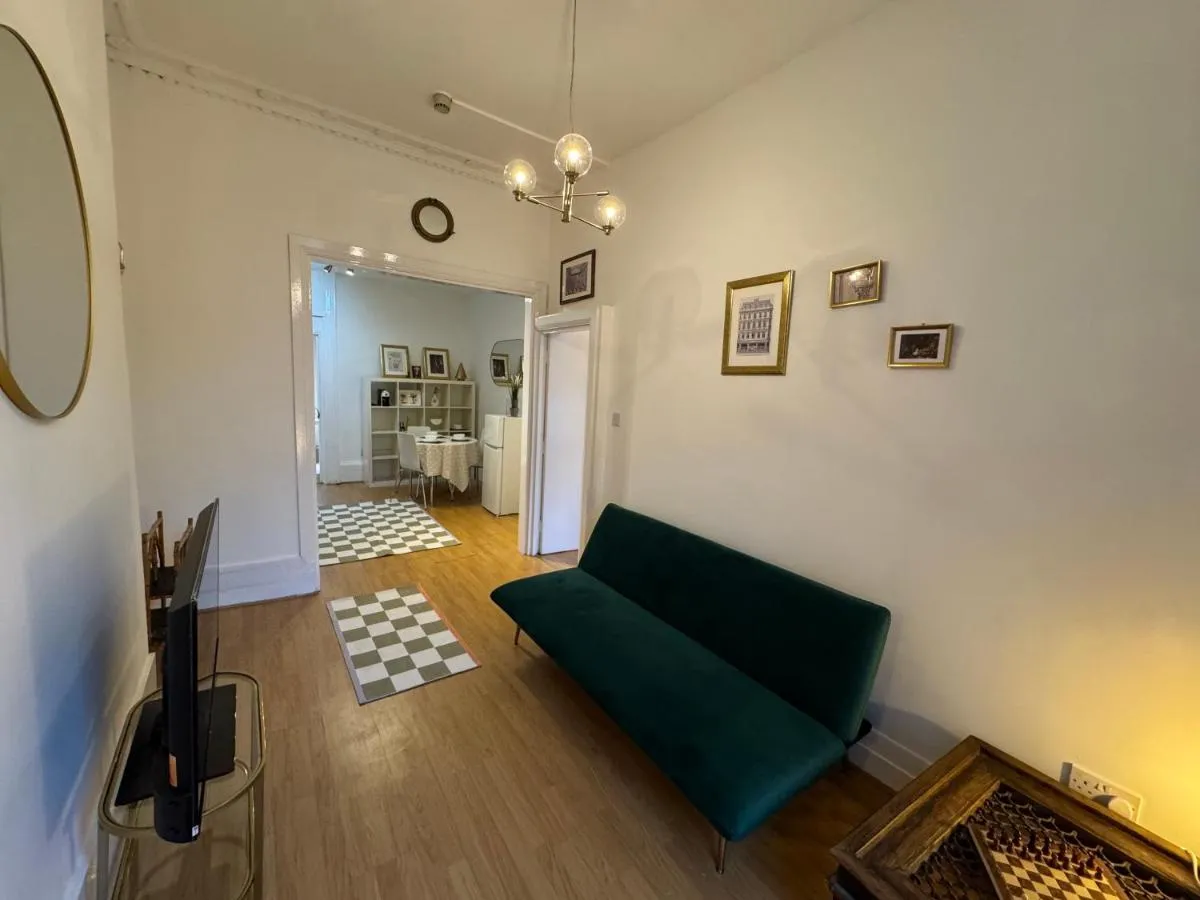 Image 5 of Chic & Cozy Apartment a step from Camden Road St