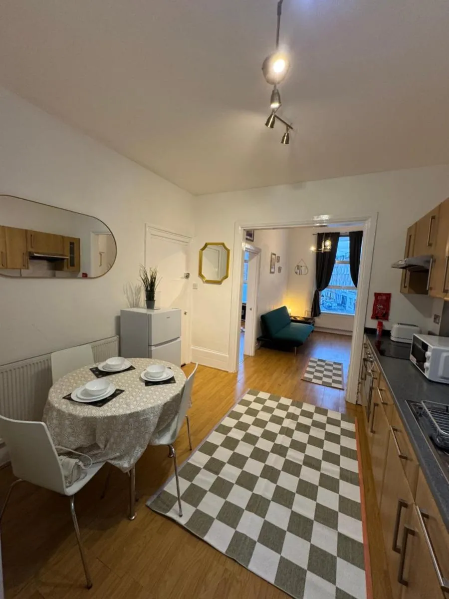 Image 4 of Chic & Cozy Apartment a step from Camden Road St
