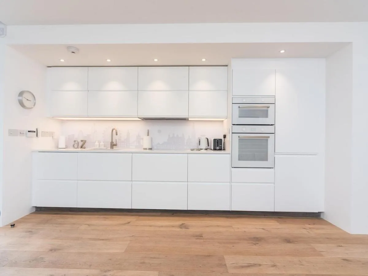 Image 4 of Chic & Cozy Flat in SW London, Perfect Location! – Pass the Keys