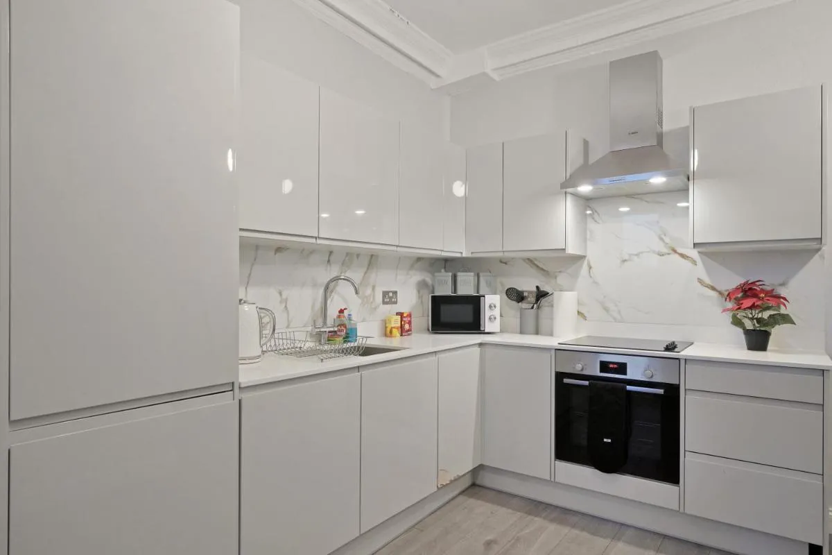 Image 4 of Chiswick 2BR Flat Patio Free Parking