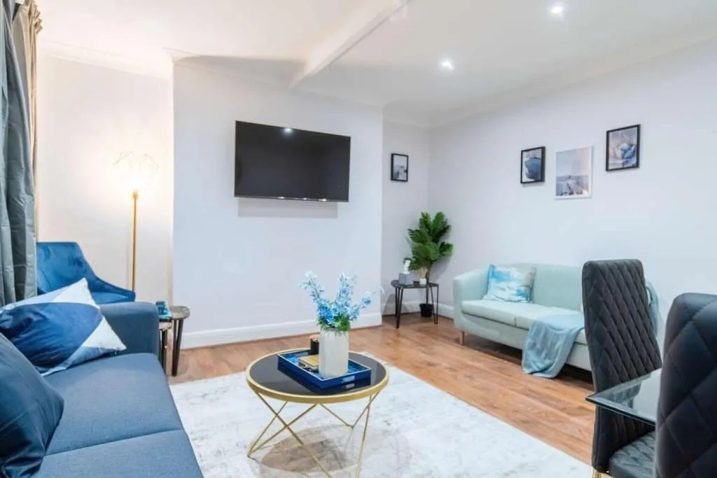 Image 1 of City Air Apartments – KENSINGTON – GREAT CENTRAL LOCATION