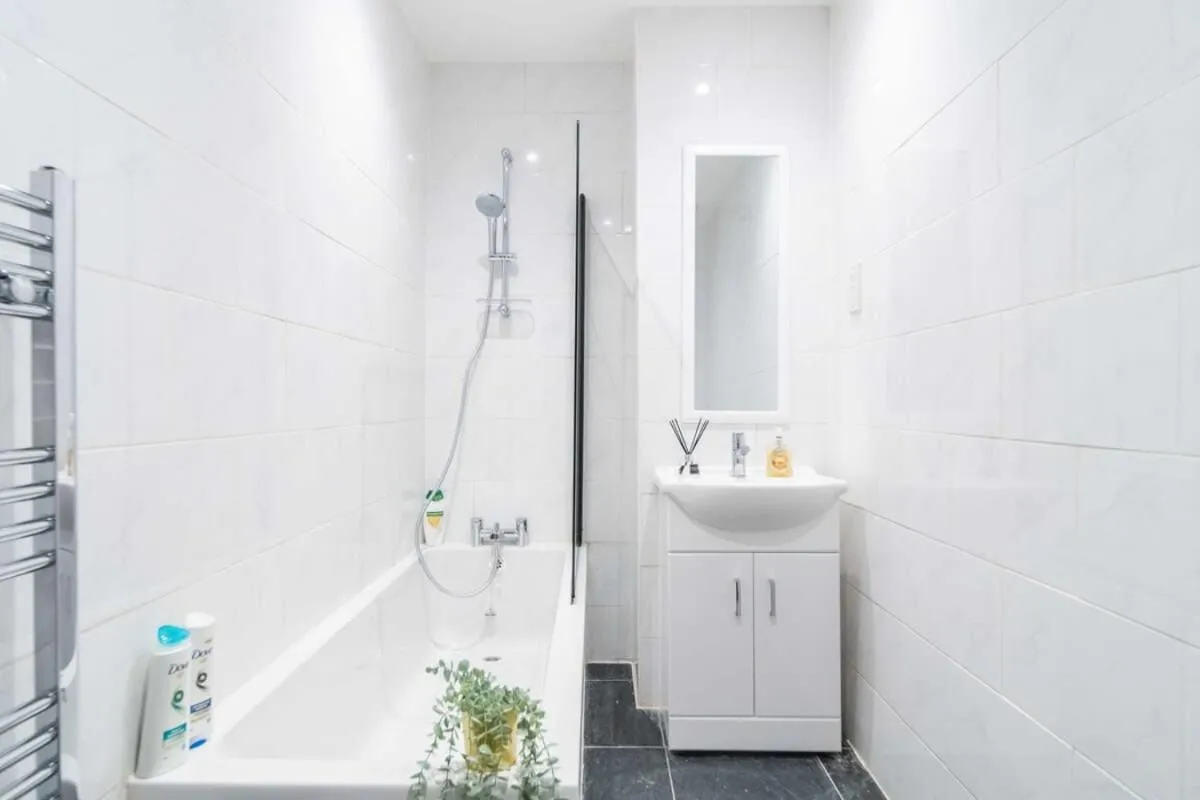 Image 3 of City Air Apartments – KENSINGTON – GREAT CENTRAL LOCATION