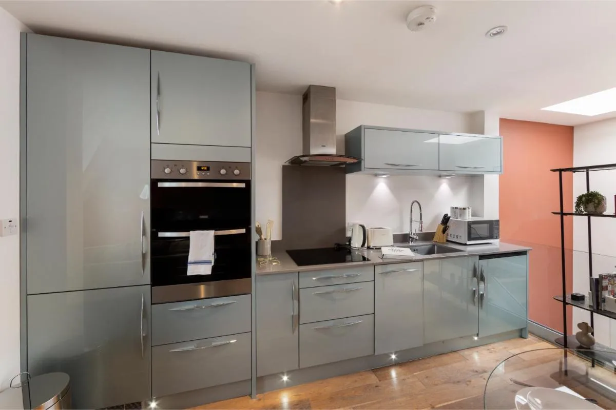 Image 3 of City Chic: Elegant Flat in a Prime Location
