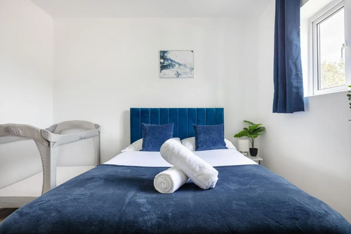 Image 4 of City Gem – 2 Bed House, 6 mins from Liverpool Street, Shops & Restaurants