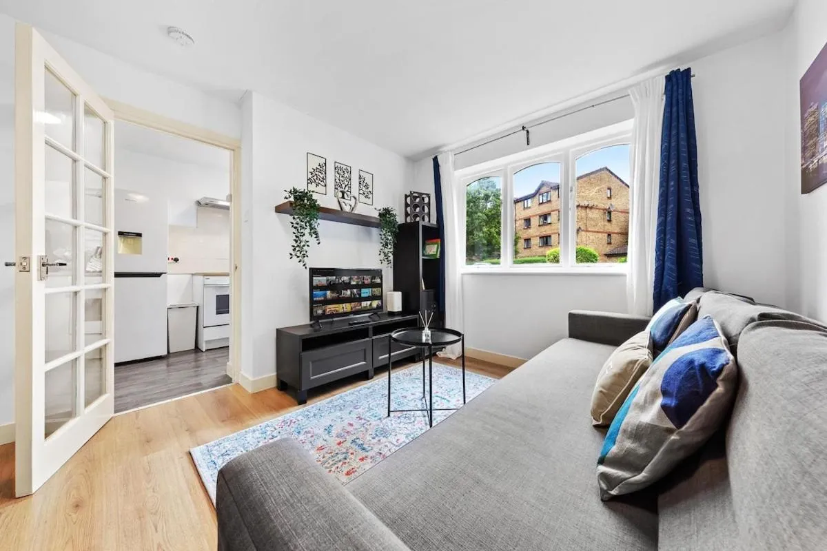 Image 4 of City centre flat near tower bridge