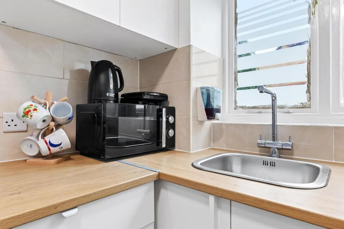 Image 3 of City centre flat near tower bridge