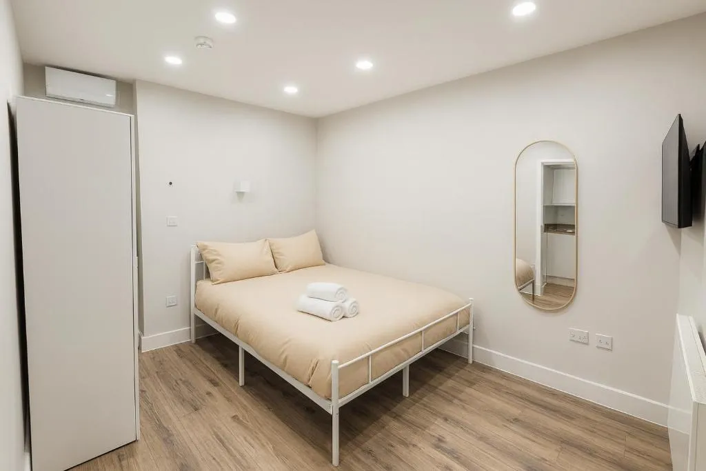 Clapton City Link Self Contained Studios Modern & Private Self Check-in 15 Min to Central London