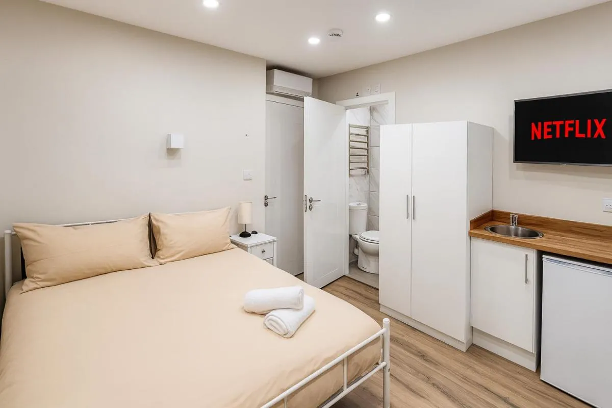 Image 3 of Clapton City Link Self Contained Studios Modern & Private Self Check-in 15 Min to Central London