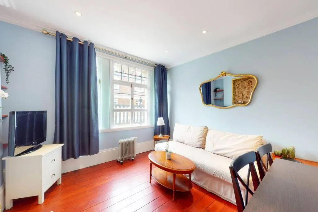 Image 5 of Classic Mayfair 1 BR apartment