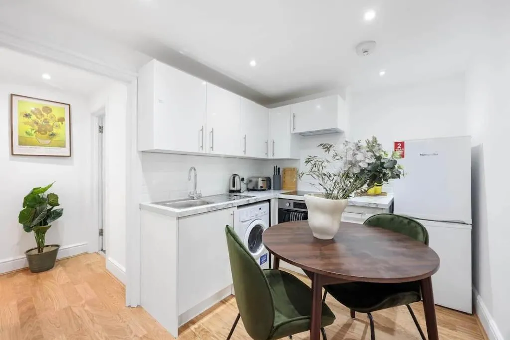 Image 4 of Classy&Stylish 2 bed flat near Camden