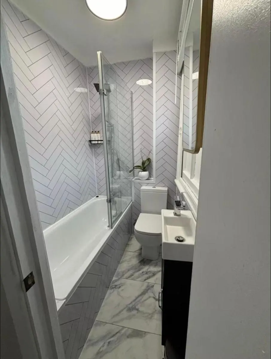 Image 4 of Classy Camden Studio