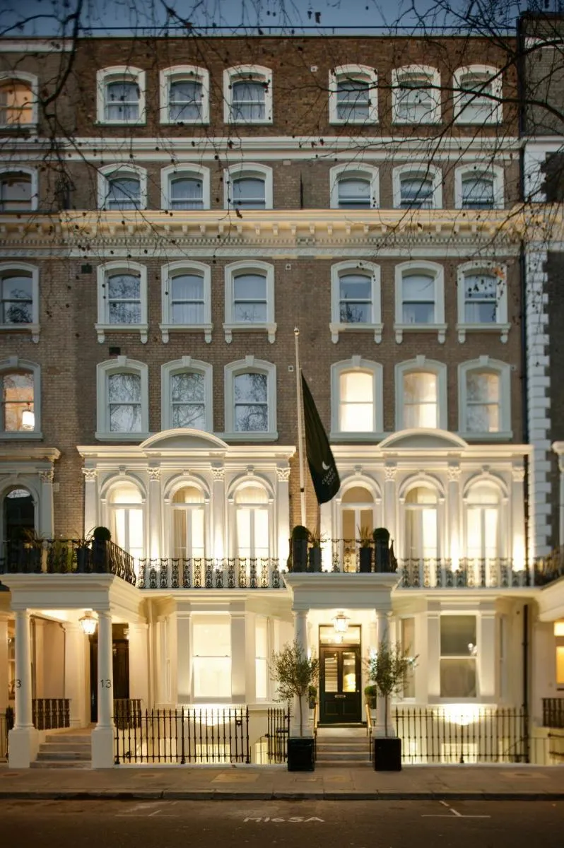 Image 4 of Claverley Court Apartments Knightsbridge