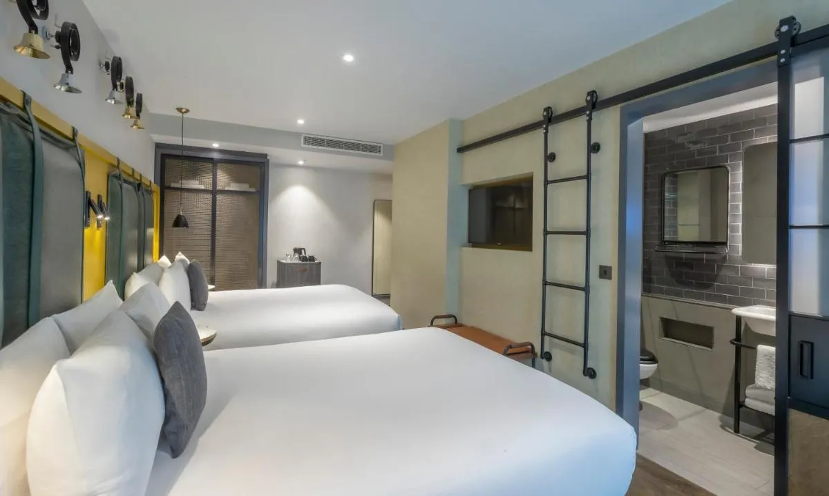 Image 4 of Clayton Hotel City of London