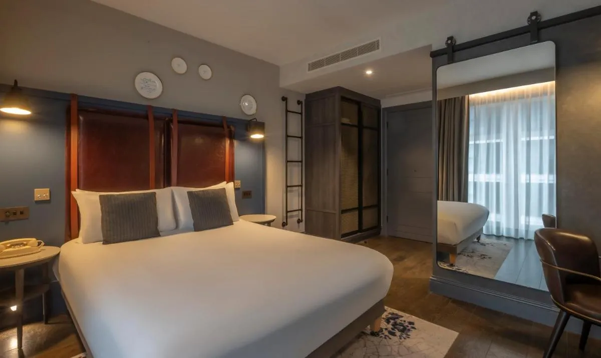 Image 3 of Clayton Hotel City of London