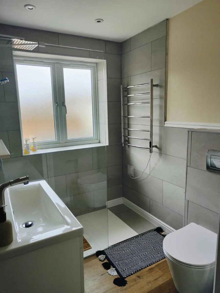 Image 2 of Clifton House O2 & Excel Rooms with private bathroom and Breakfast option