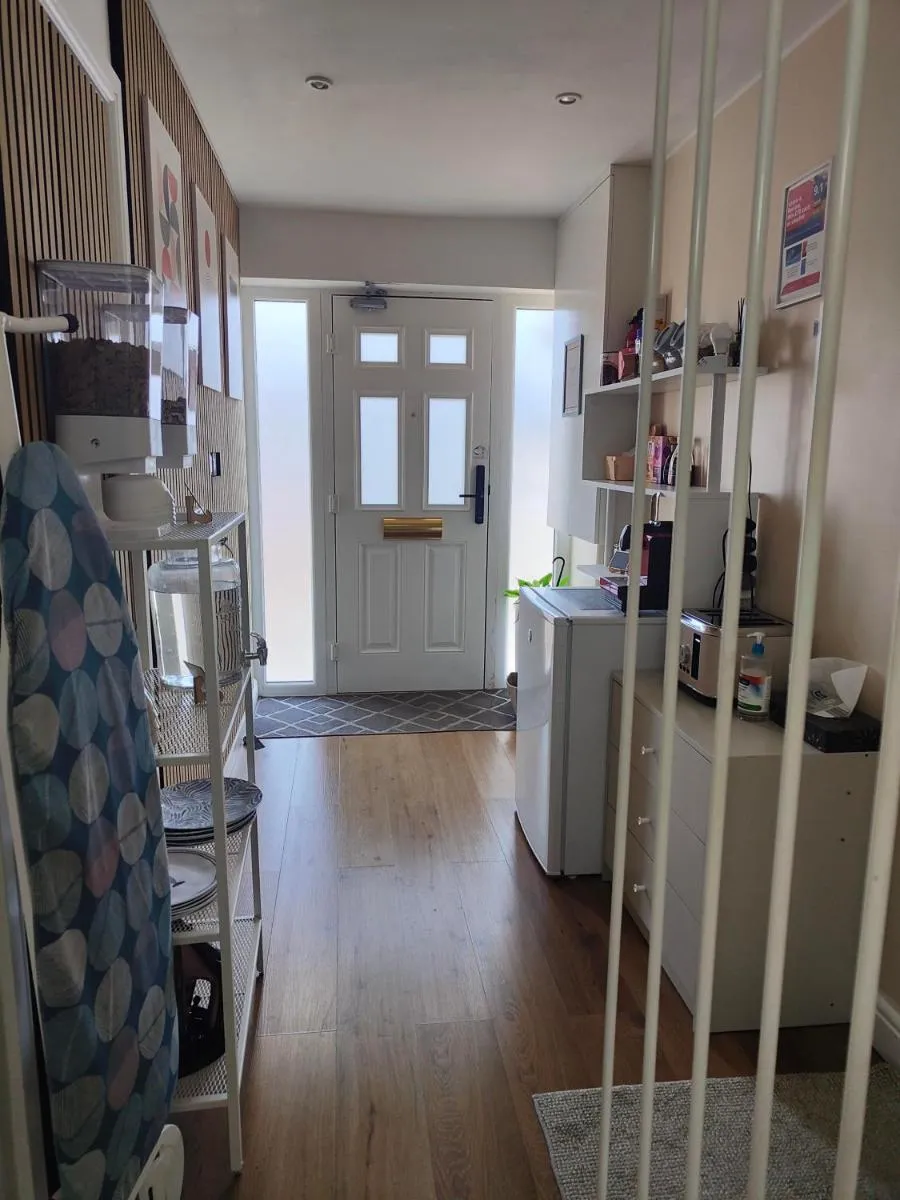 Image 3 of Clifton House O2 & Excel Rooms with private bathroom and Breakfast option