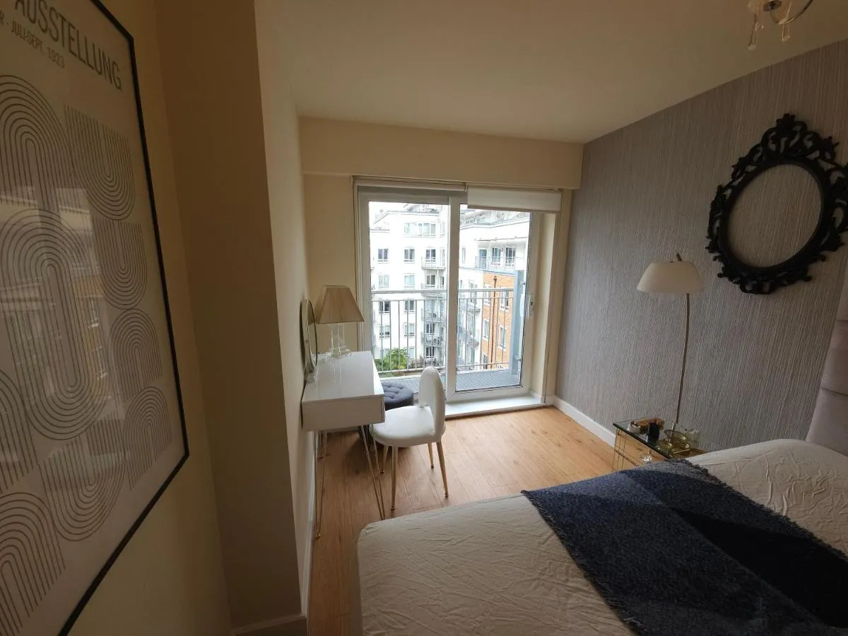 Image 5 of Colindale crib