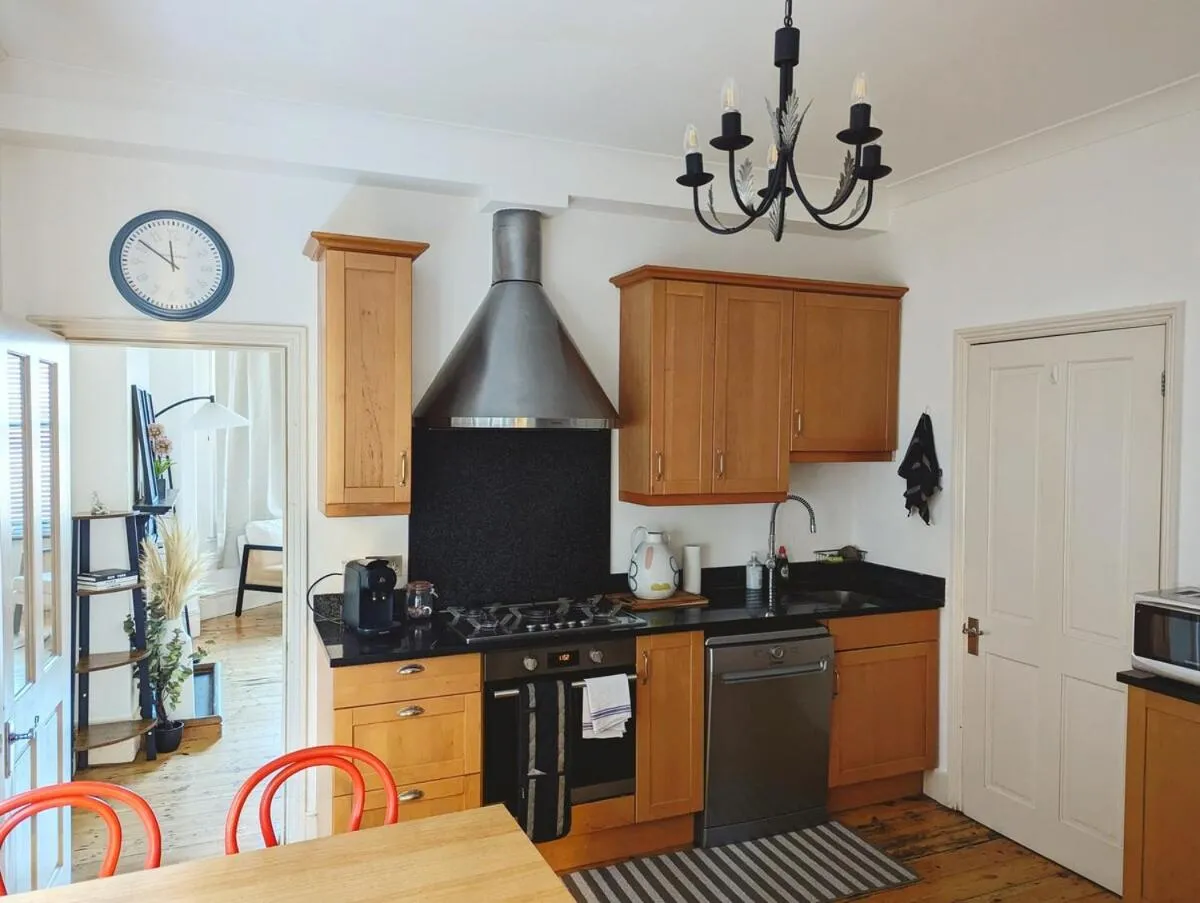 Image 3 of Colney Hatch Lane – Spacious 2-Bed 2-Bath Home with Private Garden