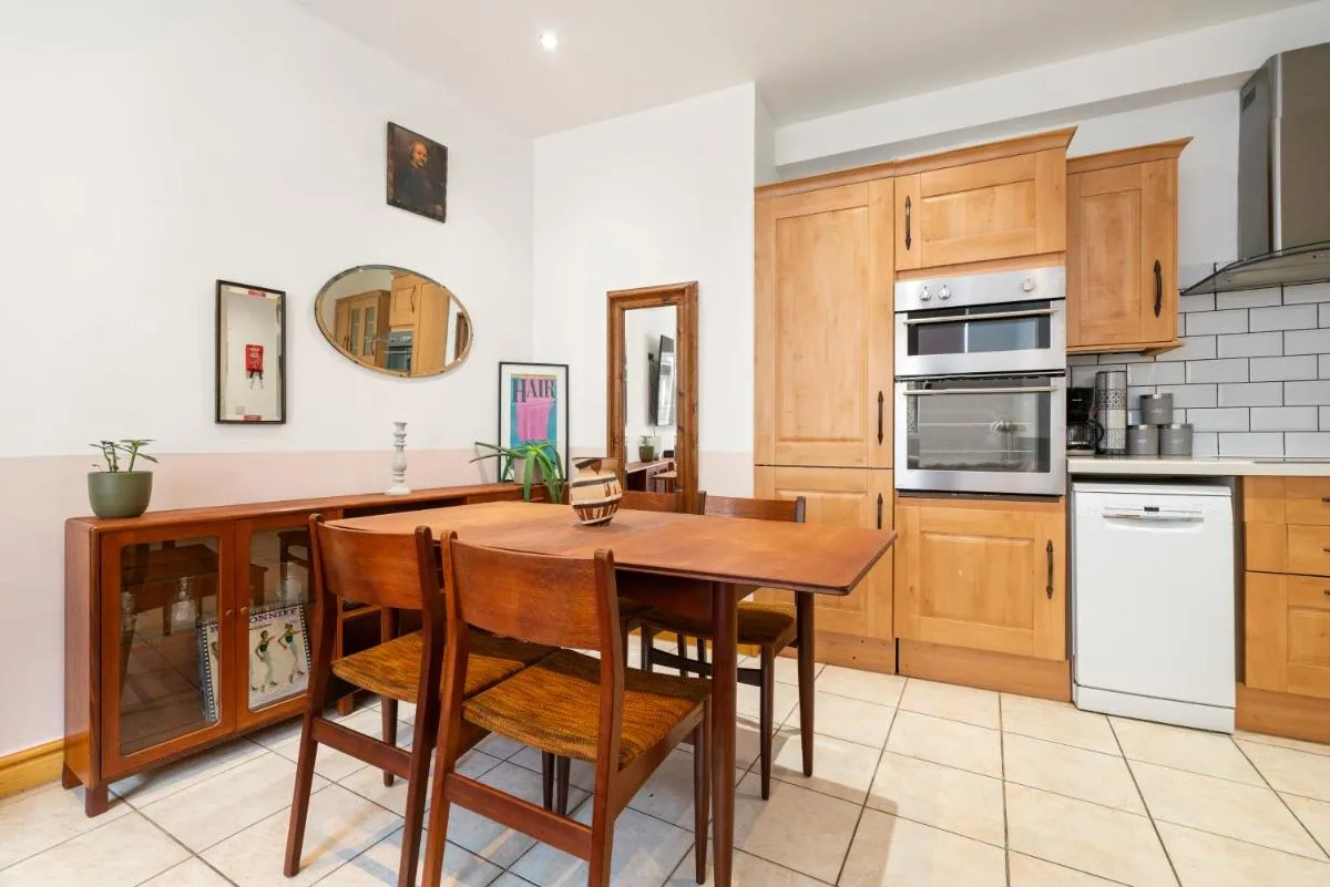 Image 3 of Comfortable 2 Bedroom Apartments in Shoreditch