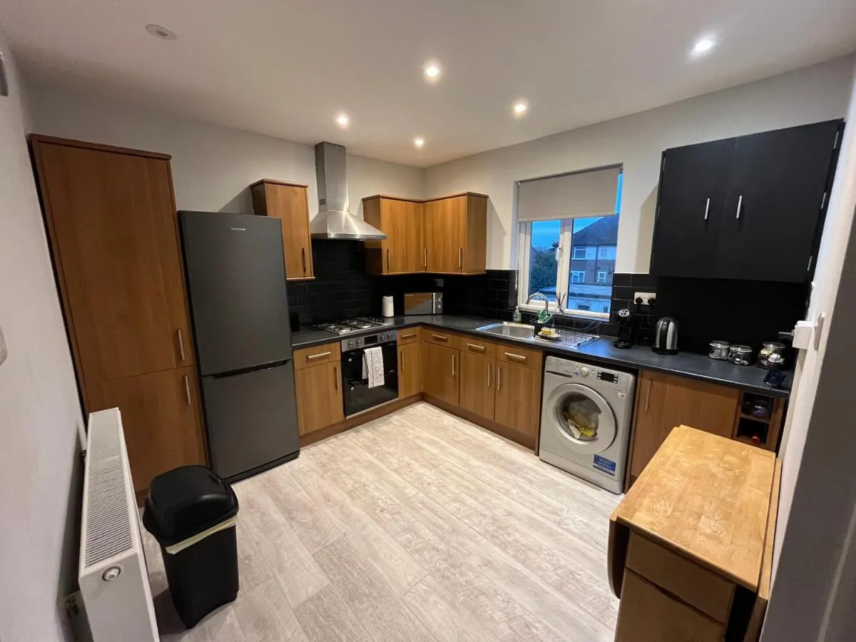 Image 3 of Comfortable 2 bedroom, 1 bathroom, West London flat