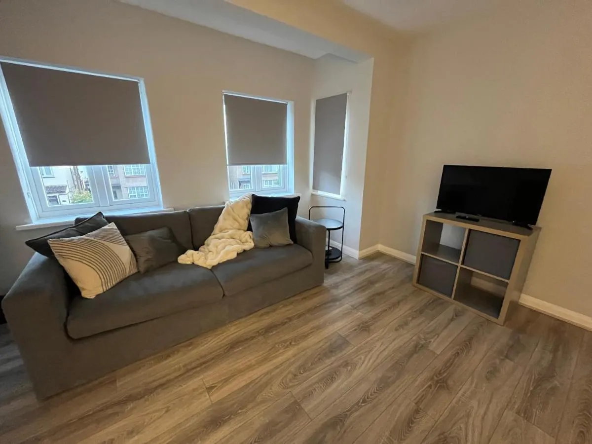 Image 5 of Comfortable 2 bedroom, 1 bathroom, West London flat