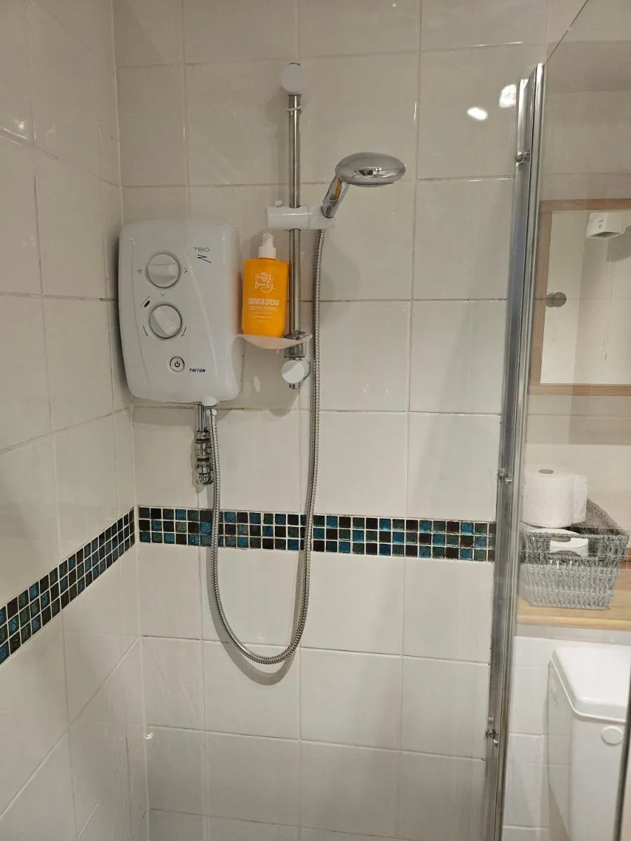 Image 5 of Comfortable Heathrow London Sleeps 4