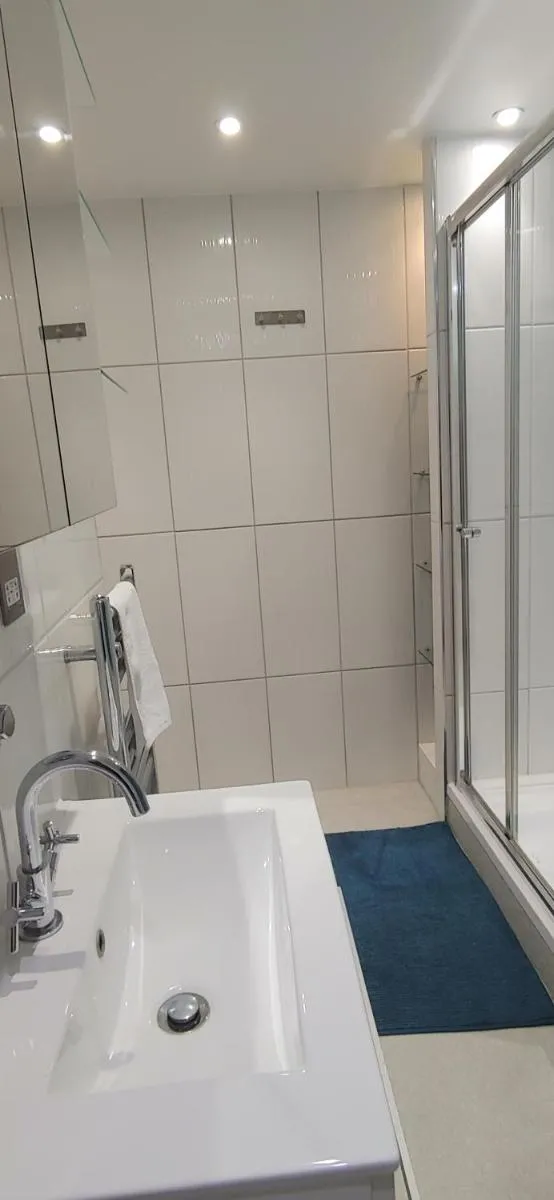 Image 3 of Comfortable Room With Ensuite