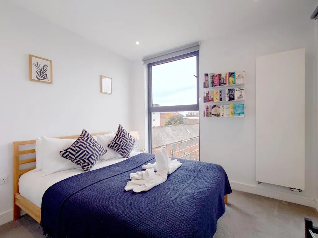 Image 1 of Comfortable Two-Bed Apartment in Hackney