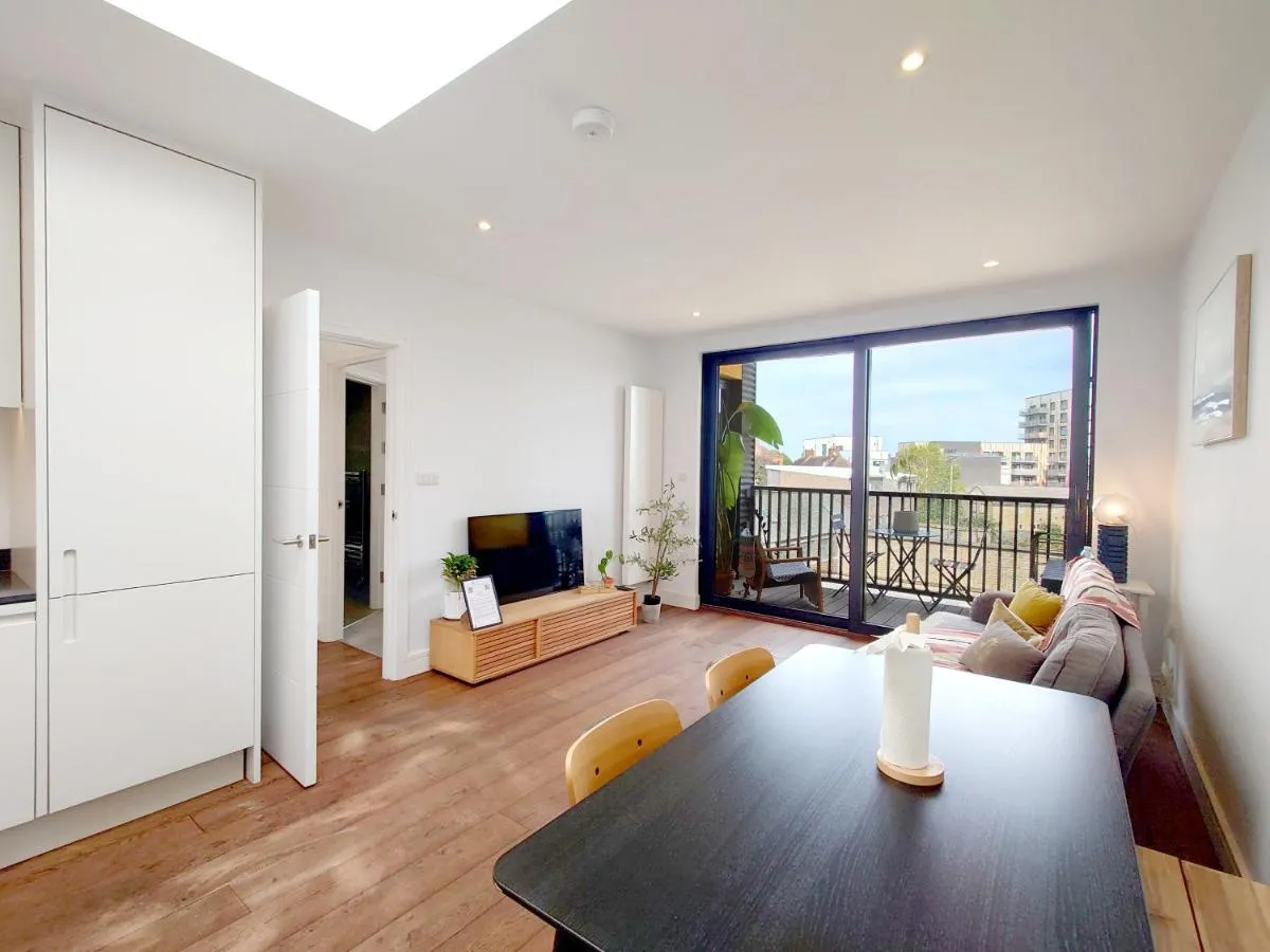 Image 5 of Comfortable Two-Bed Apartment in Hackney