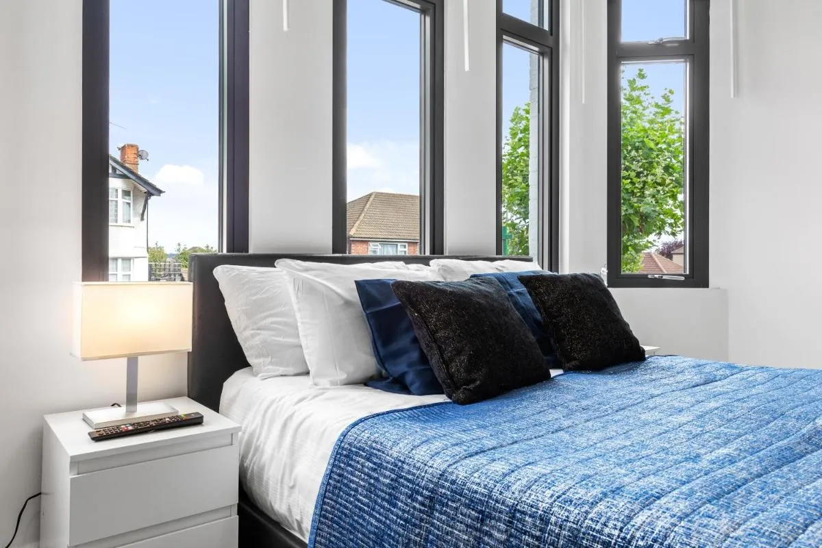 Image 5 of Comfy 1BDR – 30mins to CENTRAL LDN – Parking