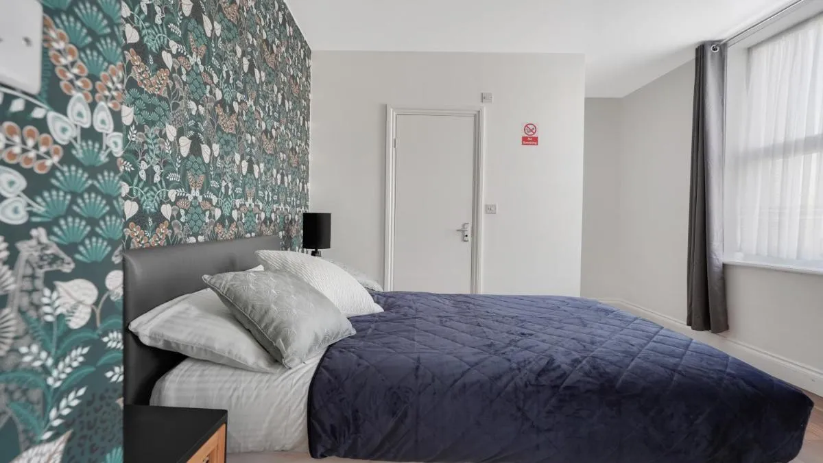 Image 5 of Comfy Double En-suite room in Barking