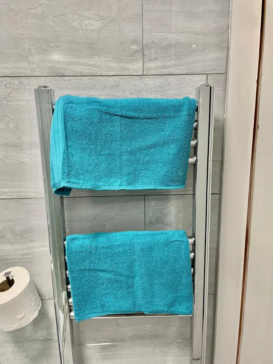 Image 5 of Comfy Double Room in Colindale With Shared Bathroom