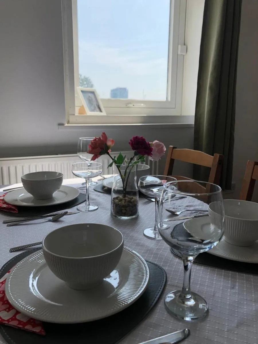 Image 4 of Comfy Entire Flat with City View Balcony in Regents Park, Camden, Central London