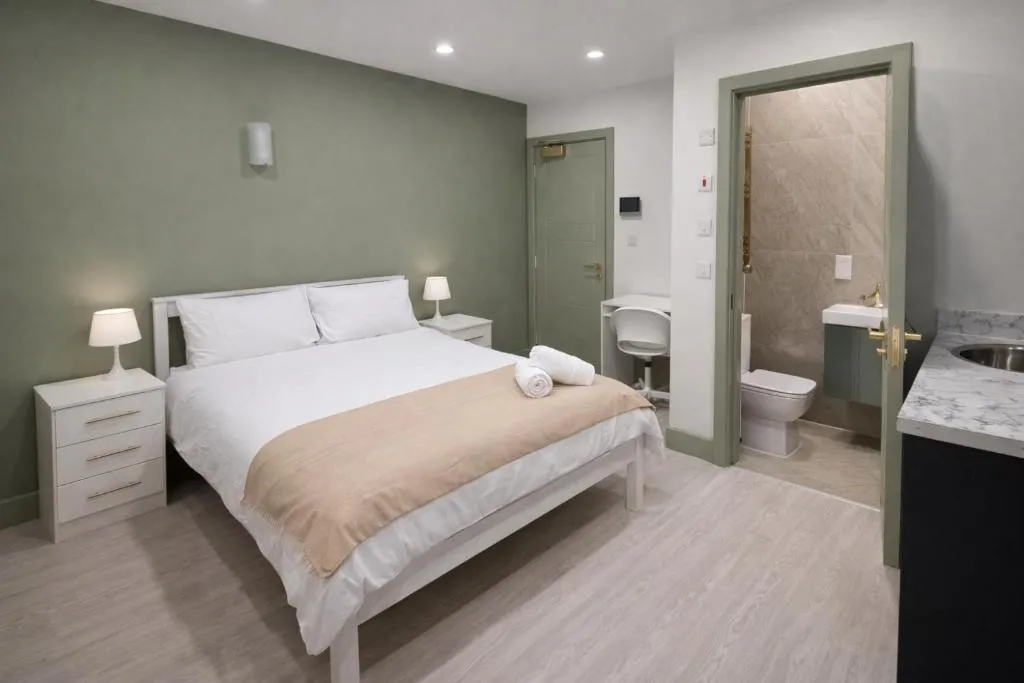 Image 1 of Comfy Studio Greenford 17 min away to Wembley Stadium